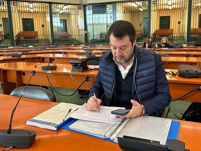 La diffamazione non è uguale per tutti. Così Matteo Salvini ha evitato il processo