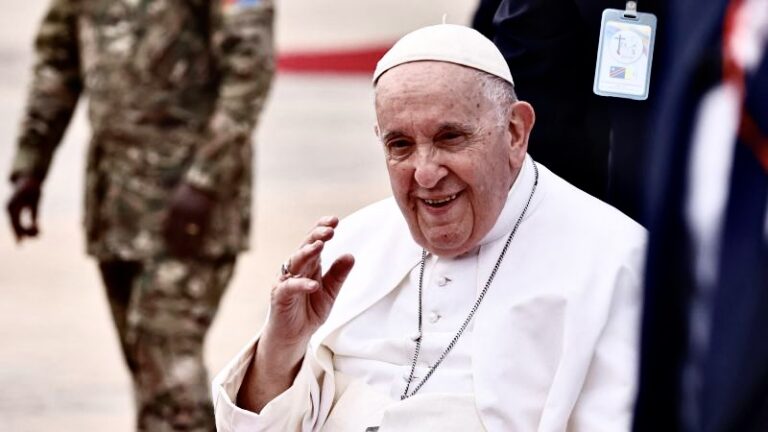 Il viaggio di Papa Francesco, portata storica per un’eco mediatica modesta