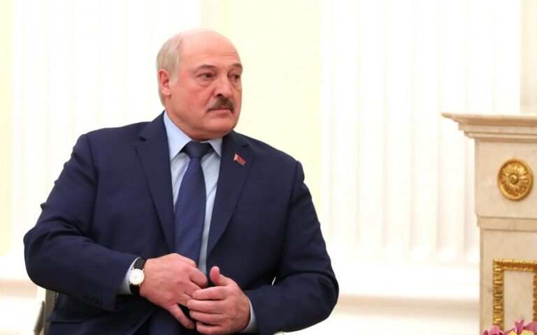 Bielorussia, condannato a 8 anni di carcere duro il reporter Andrzej Poczobut
