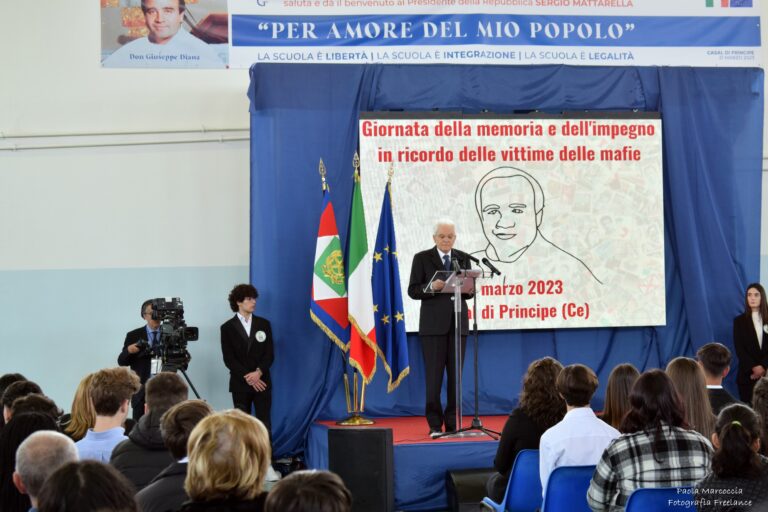 Il Presidente Mattarella a Casal di Principe: “Le mafie temono i cittadini liberi”