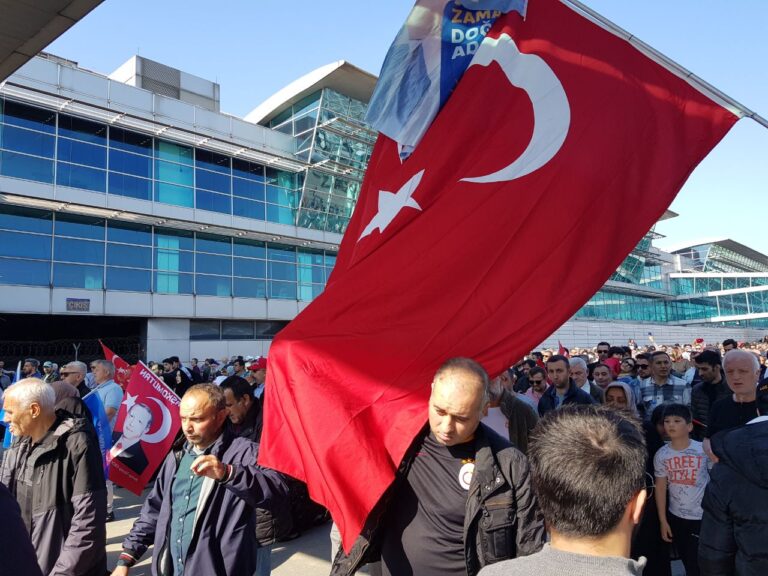 Elezioni Turchia: si va verso il ballottaggio, Erdogan rivendica vittoria legislative