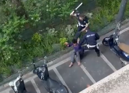 Milano. Manganellata a terra dalla polizia locale. In quattro contro una. Aperta un’inchiesta