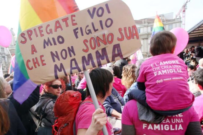Donne e procreazione assistita sotto attacco: Padova, PM toglie una mamma a 33 minori anche se concepiti con l’ovulo dell’altra
