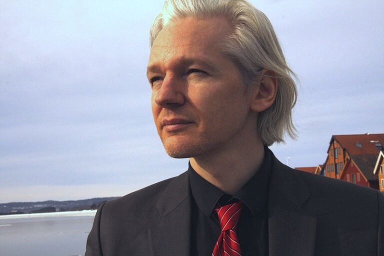 L’Alta Corte britannica respinge l’appello di Julian Assange contro l’estradizione negli Stati Uniti