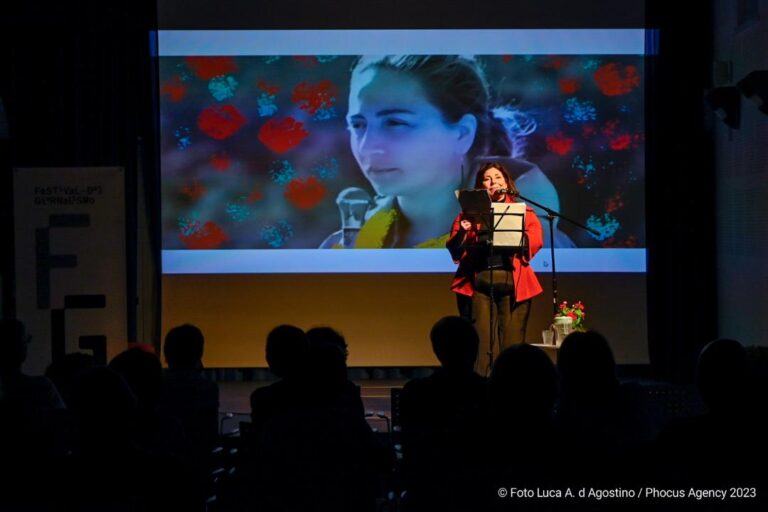 Libertà, inchieste e il futuro del giornalismo a Ronchi dei Legionari. Il Premio Daphne Caruana a Floriana Bulfon