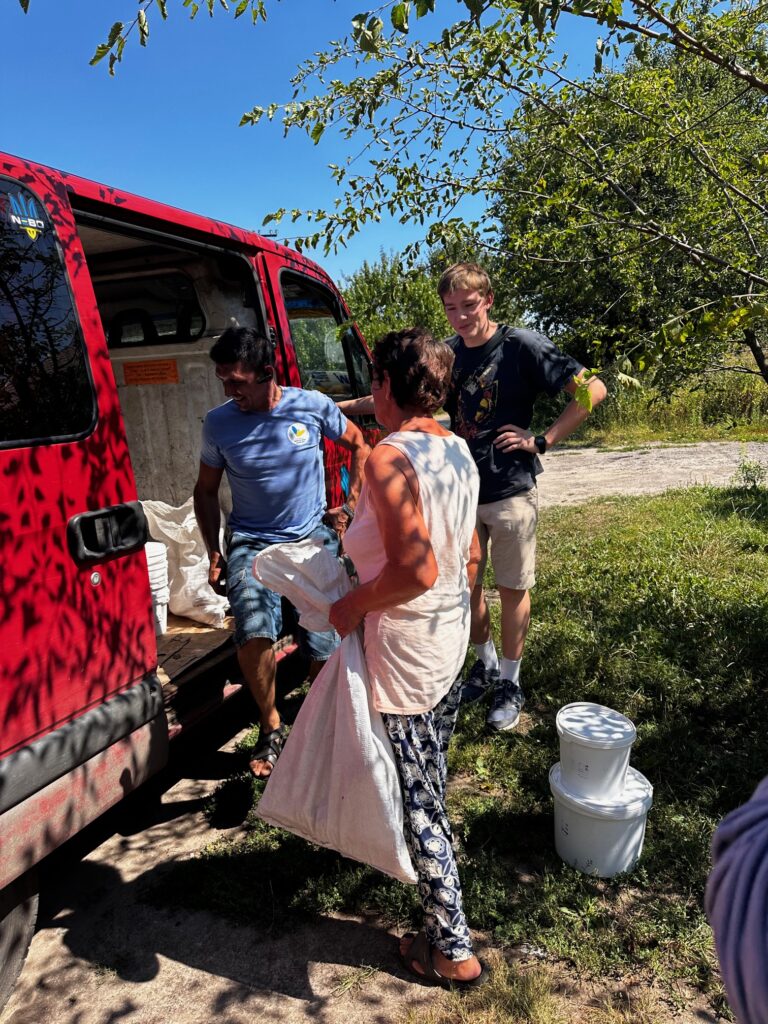 Il racconto del volontario triestino che dall’11 al 16 agosto è stato in Ucraina assieme ad altri volontari a portare degli aiuti.