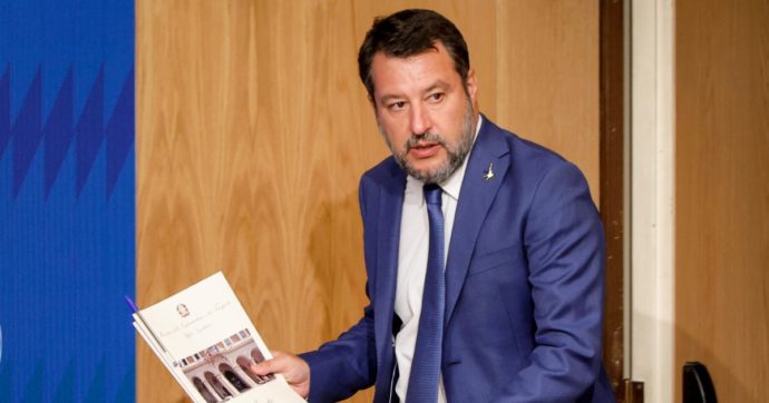 Salvini sul caso Vannacci invoca il diritto alla libertà di informazione. Da che pulpito!