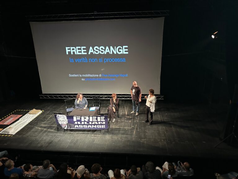 Liberare Assange significa garantire la libertà di tutti. A Napoli un evento straordinario