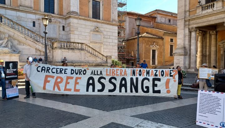 Una speranza dal voto in Campidoglio sulla cittadinanza a Julian Assange