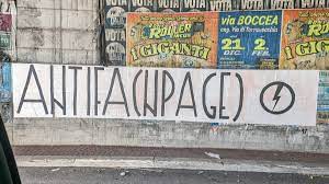 Striscione intimidatorio contro Fanpage firmato dall’estrema destra a Roma