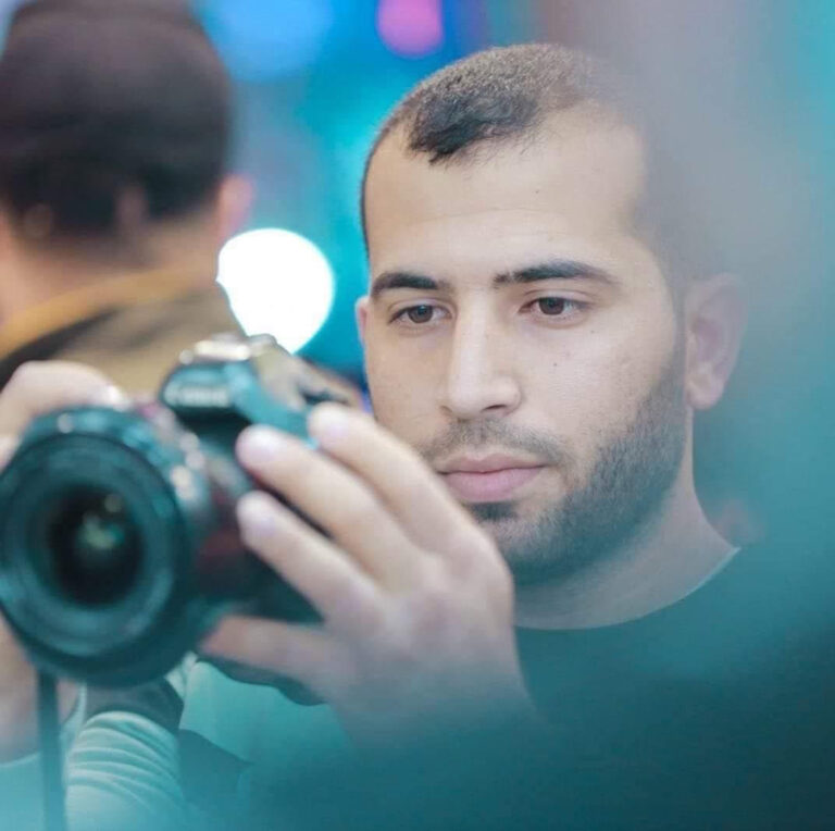 Le case dei giornalisti a Gaza sono diventate un obiettivo militare per Tsahal: ucciso il fotoreporter Mohammad Moin Ayyas