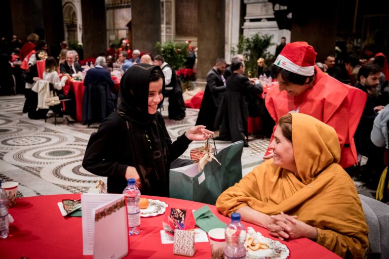 Il Natale con la comunità Sant’Egidio: solidarietà e pace in tempo di guerra e povertà