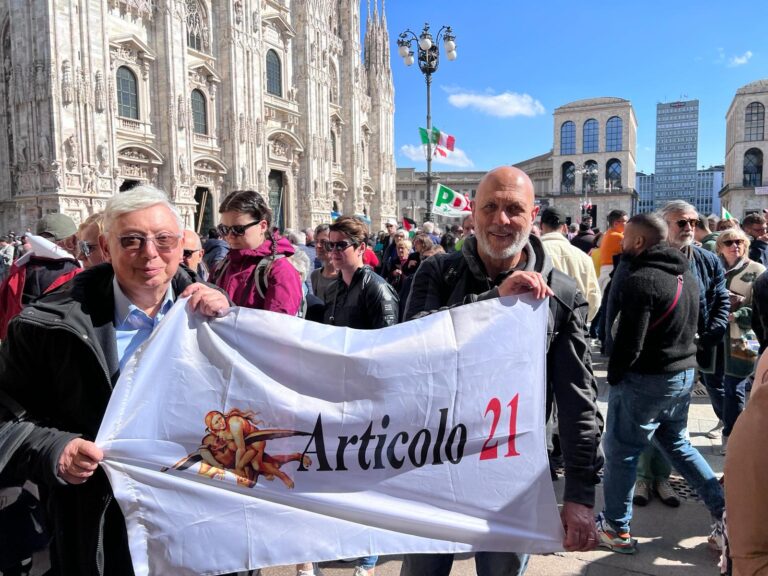 Un altro 25 Aprile “necessario” e quel corteo libero di Milano contro i fascismi di ieri e di oggi.