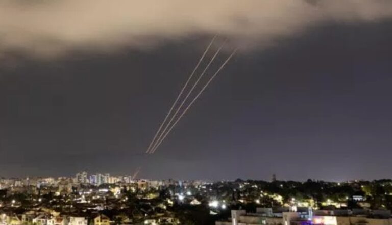 Sciame di missili su Israele. Teheran risponde a distruzione consolato iraniano