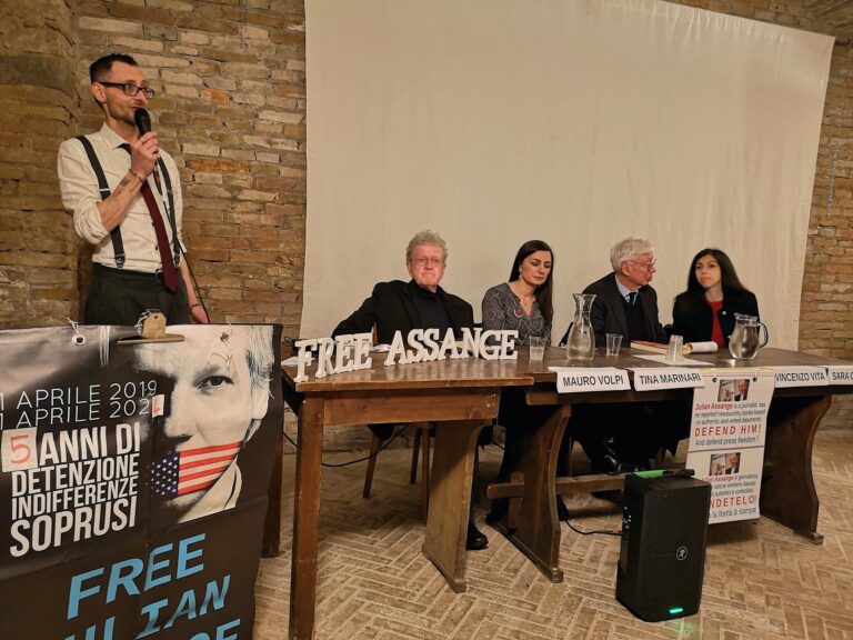 Fermate la guerra al giornalismo! Riflessioni da Perugia