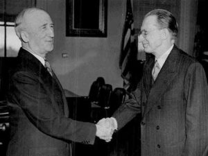 De Gasperi e Truman Craxi e Reagan: esempi di orgoglio e dignità ...