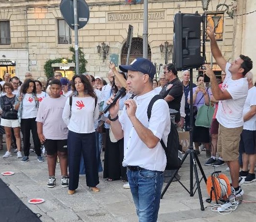 A Lecce, in piazza per la Global Sumud Flotilla: “Fermiamo la barbarie”