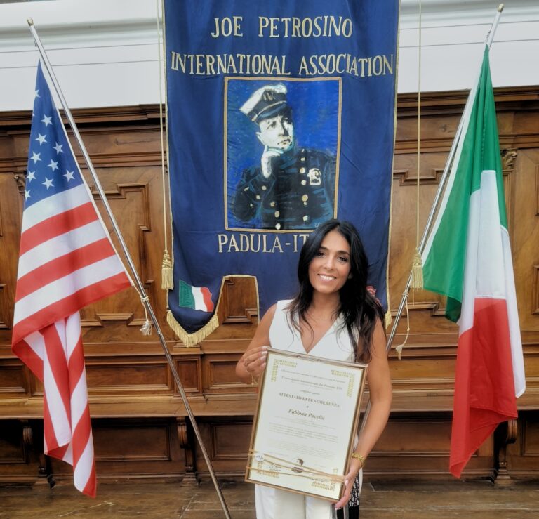 Riconoscimento Joe Petrosino a Fabiana Pacella, presidio Articolo 21 Puglia