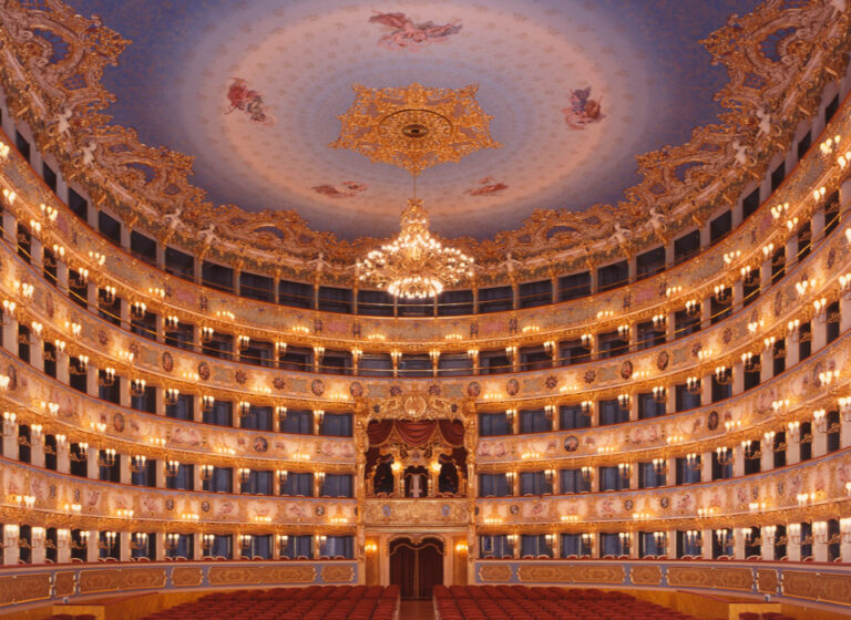 Beatrice Venezi, anche gli abbonati chiedono la revoca della nomina a La Fenice