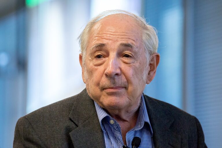 La scomparsa del filosofo John Searle. L’informazione non è un algoritmo