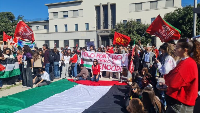 A Latina centinaia di studenti in corteo: “Palestina libera!”