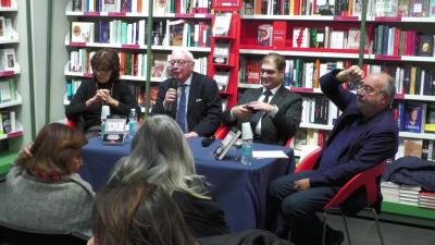 L’occupazione: un libro urgente. Intervista a Vincenzo Vita