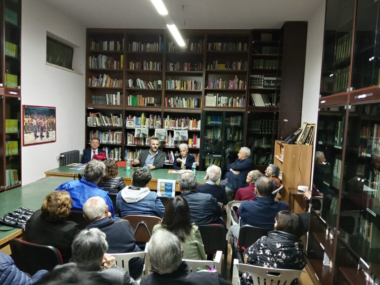 Sorpresa: l’Italia interna non si arrende. La lezione su Pasolini nella biblioteca di un minuscolo centro dell’Appennino