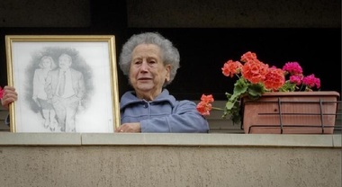 Addio ad Anna Falcone, la guardiana silenziosa della memoria