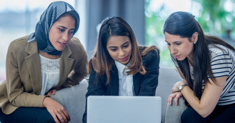 Dalla cura all’impresa: le donne immigrate come motore inatteso del terziario italiano
