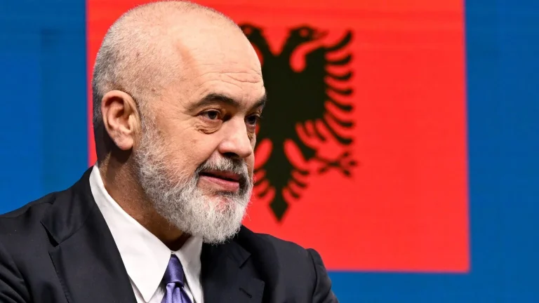 Proteste in Albania: migliaia in piazza contro il governo Rama