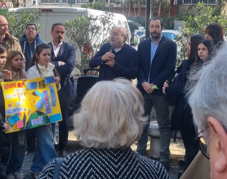 Quella targa nel quartiere di Ilaria. Non smettiamo di chiedere verità e giustizia