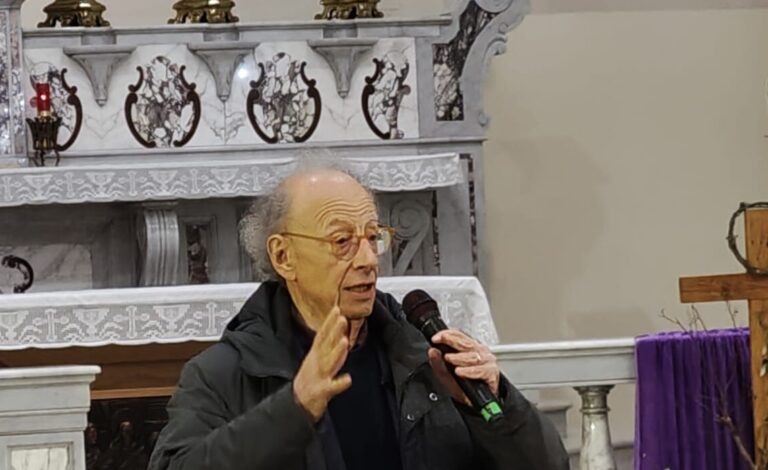 Gherardo Colombo ospite a Formia, in una chiesa per parlare di giustizia a studenti e genitori