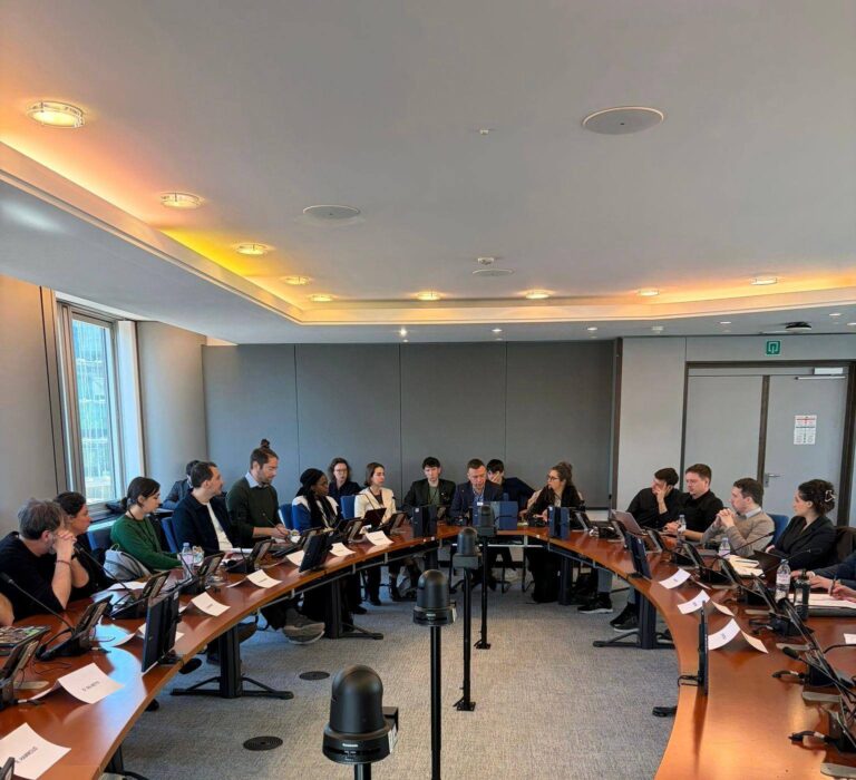 Al Parlamento europeo un segnale politico chiaro contro la sorveglianza illegale