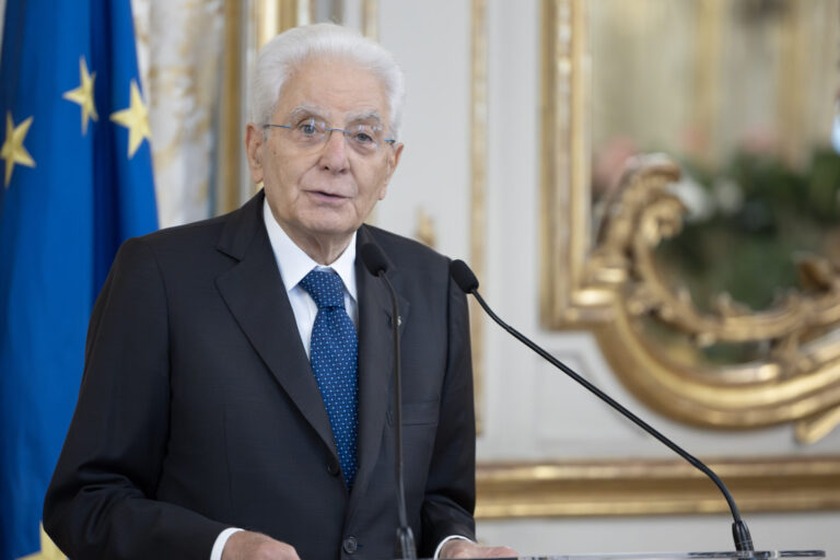 Mattarella: “Non è accettabile che dopo un anno e mezzo il Servizio pubblico televisivo manchi dell’assetto dei propri organi amministrativi”