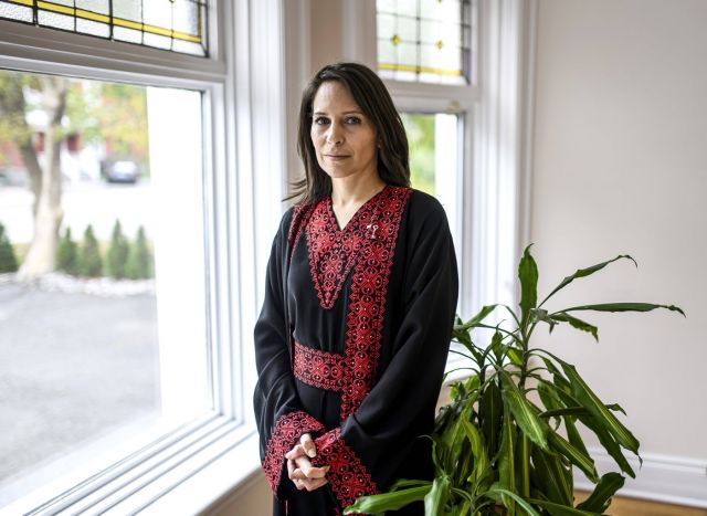 “Per i palestinesi, un accordo di pace significa riconoscimento di dignità e diritti”. Intervista con l’ambasciatrice palestinese in Italia Mona Abuamara