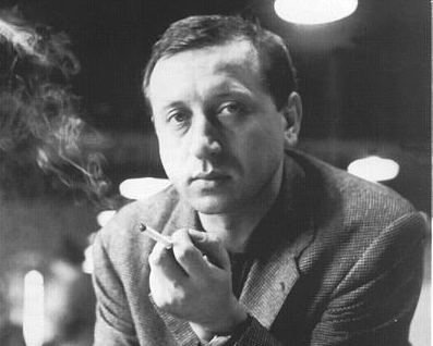 Quel pianoforte bianco a mezza coda celebrando il centenario di Danilo Donati, art director da oscar 