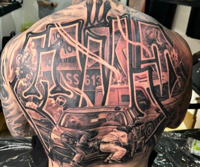 Se un tatuaggio celebra il Kalashnikov!