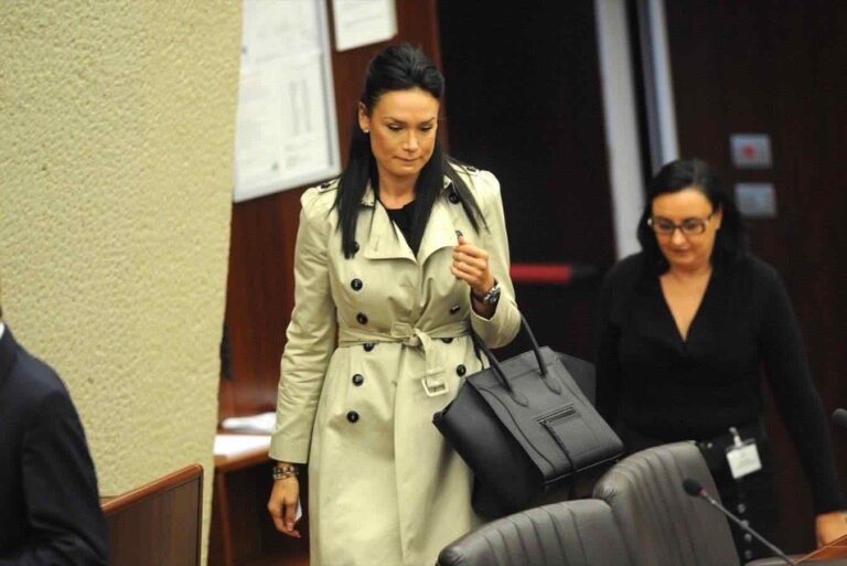 Arroganza, prepotenza, ossessione di potere altro che egemonia!