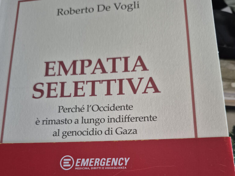 Il silenzio colpevole su Gaza – Intervista con Roberto De Vogli