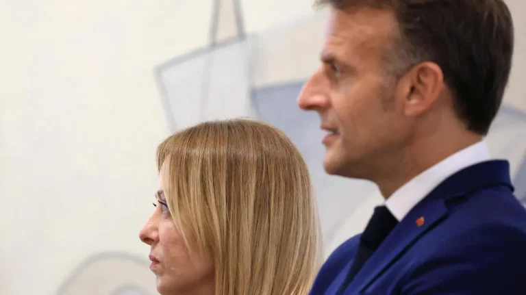 La politica non è un selfie