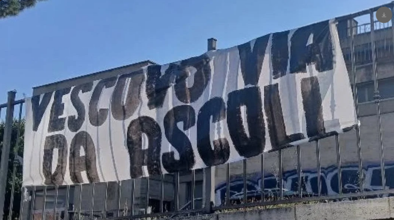 Ascoli Piceno: striscione neofascista contro il Vescovo Palmieri