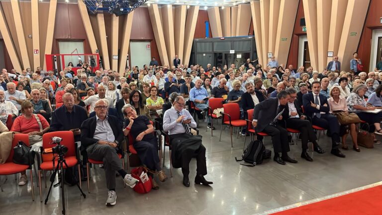 Straordinaria partecipazione al Convegno “Dalla parte della Costituzione” organizzato a Milano alla Camera del Lavoro
