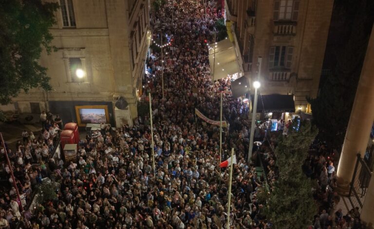 Per Daphne e per la libertà di stampa. Straordinaria manifestazione a La Valletta