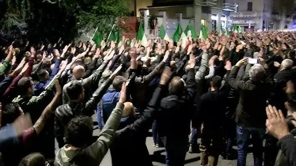 La marea nera avanza: come fermarla?      